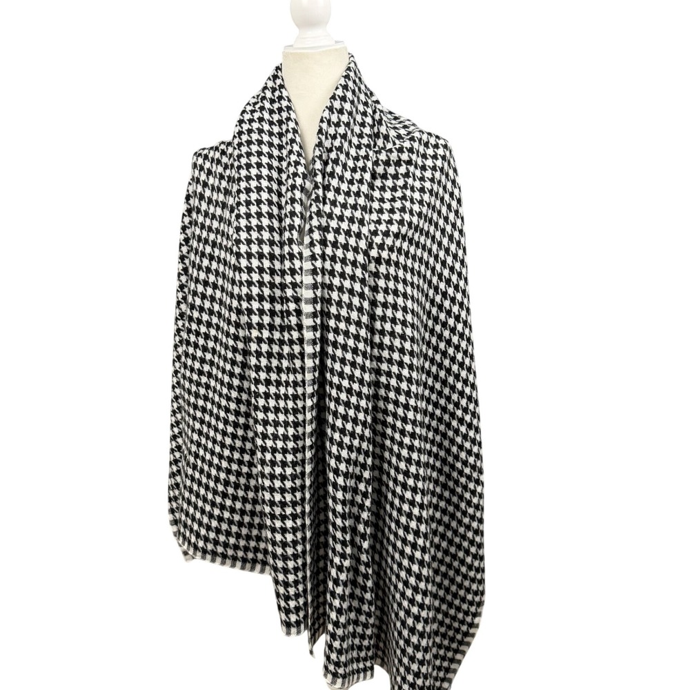 Charlie Paige Scarf Women OS Black White Houndstooth Acrylic Winter Wrap Shawl